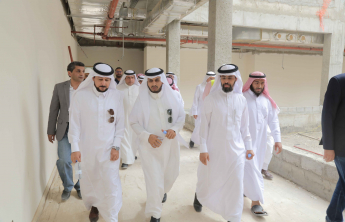 الدكتور الحامد يتفقد مشاريع جامعة الأمير سطام في محافظة الأفلاج